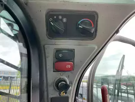 Chargeuse sur pneus 2021 Caterpillar 226D3 - CE Certified (24)