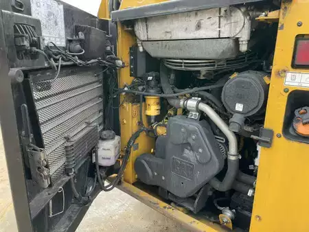 Chargeuse sur pneus 2021 Caterpillar 226D3 - CE Certified (26)