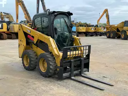 Chargeuse sur pneus 2021 Caterpillar 226D3 - CE Certified (8)