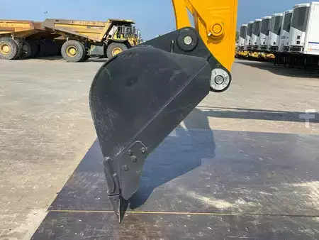 Koparki gąsienicowe 2026 JCB 205 (10)