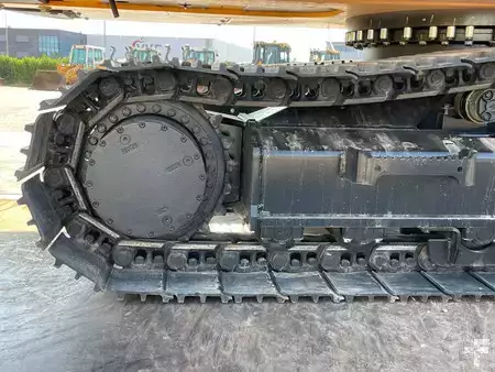 Koparki gąsienicowe 2026 JCB 205 (15)