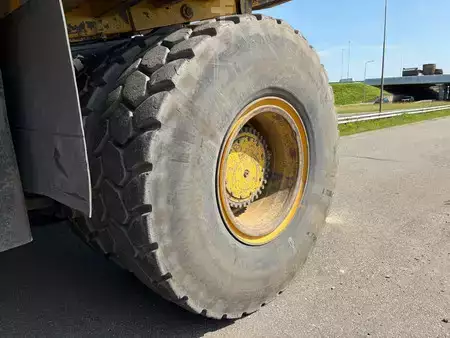 Dúmpers rígidos 2005 Komatsu HD605-7 (15)