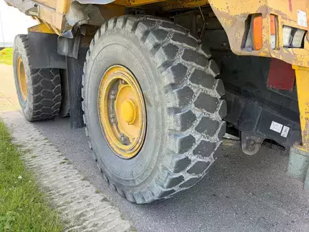 Dúmpers rígidos 2005 Komatsu HD605-7 (17)