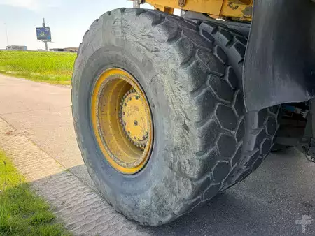 Dúmpers rígidos 2005 Komatsu HD605-7 (18)