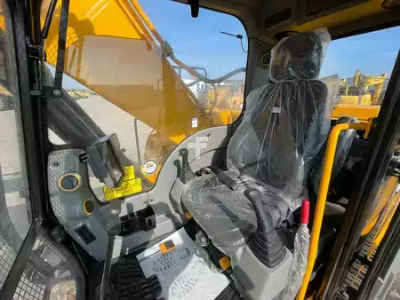 Koparki gąsienicowe 2026 JCB 205 (21)