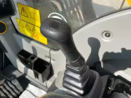 Koparki gąsienicowe 2026 JCB 205 (24)