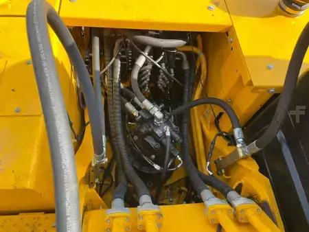 Koparki gąsienicowe 2026 JCB 205 (30)