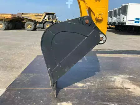Koparki gąsienicowe 2026 JCB 205 (9)