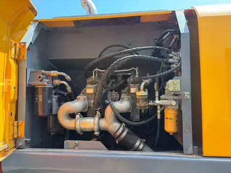 Korečková rýpadla 2011 Hitachi ZX350LCN-3 (25)