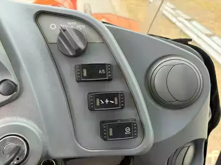 Radlader 2015 Hitachi ZW180-5B (25)