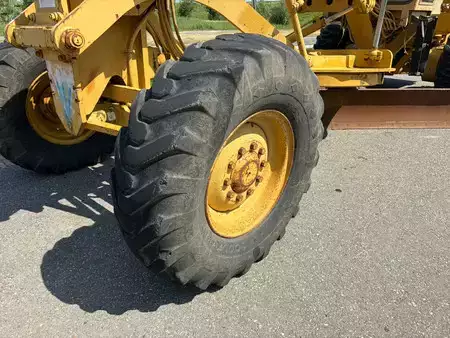 Niveleuse 1998 Caterpillar 140H (10)