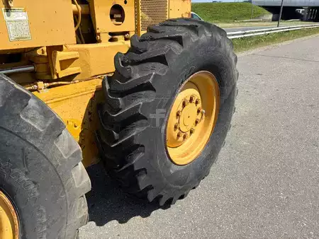 Niveleuse 1998 Caterpillar 140H (12)