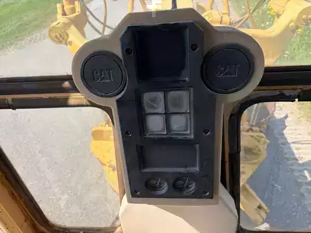 Niveleuse 1998 Caterpillar 140H (24)