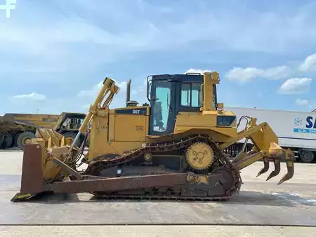 Escavadoras 2011 Caterpillar D6T XL (1)