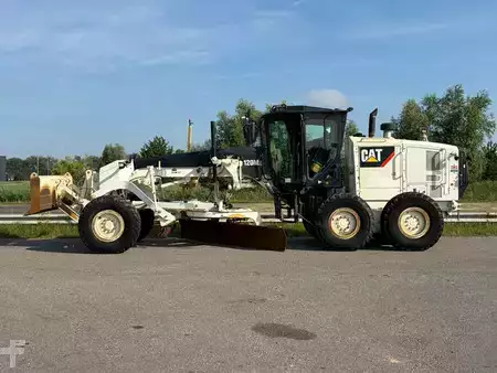 Niveleuse 2012 Caterpillar 120M2 CE - Ripper Available (1)