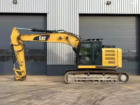 Escavadora de rastos 2015 Caterpillar 320ELRR (1)