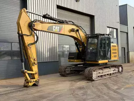 Escavadora de rastos 2015 Caterpillar 320ELRR (2)