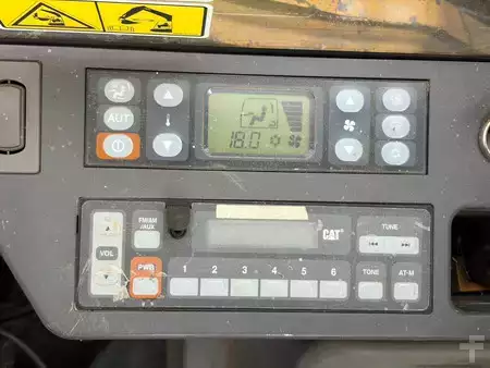 Escavadora de rastos 2015 Caterpillar 320ELRR (27)