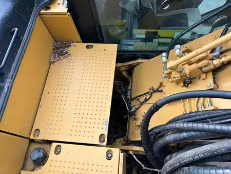 Escavadora de rastos 2015 Caterpillar 320ELRR (31)