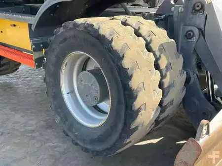 Escavatori gommati 2017 Volvo EWR 150 E (16)