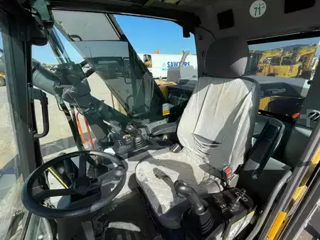 Escavatori gommati 2017 Volvo EWR 150 E (20)