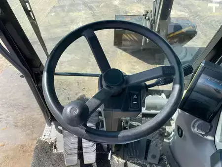 Escavatori gommati 2017 Volvo EWR 150 E (21)