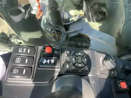 Escavatori gommati 2017 Volvo EWR 150 E (23)