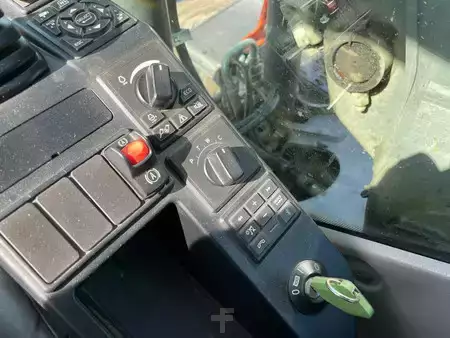 Escavatori gommati 2017 Volvo EWR 150 E (24)