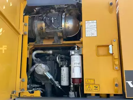 Escavatori gommati 2017 Volvo EWR 150 E (29)