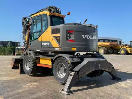 Escavatori gommati 2017 Volvo EWR 150 E (3)