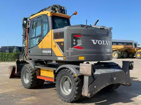 Escavatori gommati 2017 Volvo EWR 150 E (6)