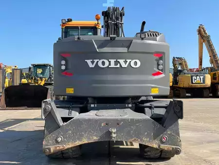 Escavatori gommati 2017 Volvo EWR 150 E (7)