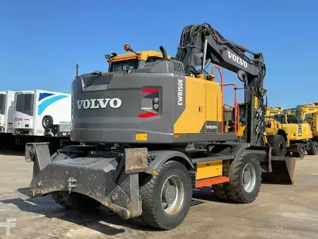 Escavatori gommati 2017 Volvo EWR 150 E (8)