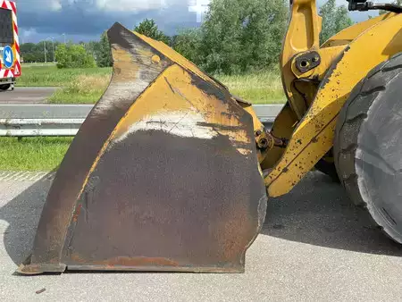 Carregadeira de rodas 2016 Caterpillar 966M (10)