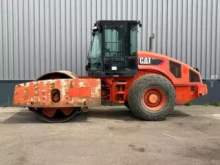 Compactador monocilíndrico 2011 Caterpillar CS74 (1)