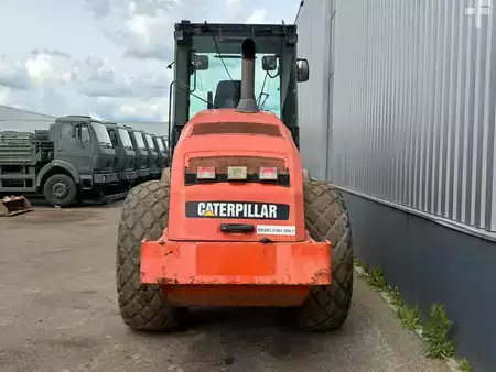 Compactador monocilíndrico 2011 Caterpillar CS74 (4)