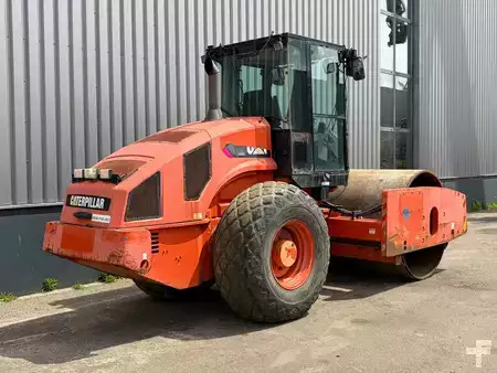 Compactador monocilíndrico 2011 Caterpillar CS74 (5)