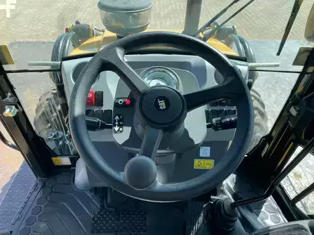 Rigid Backhoe Loader 2025 Caterpillar 424 (19)