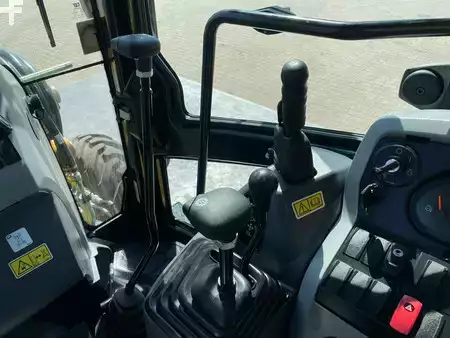 Rigid Backhoe Loader 2025 Caterpillar 424 (20)