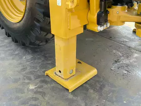 Rigid Backhoe Loader 2025 Caterpillar 424 (26)