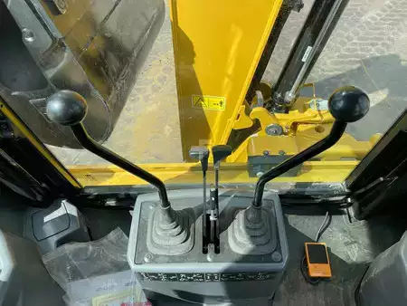 Rigid Backhoe Loader 2025 Caterpillar 424 (23)