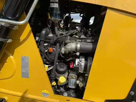 Rigid Backhoe Loader 2025 Caterpillar 424 (27)