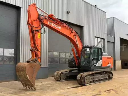 Bæltegraver 2017 Hitachi ZX210LC-6 (2)