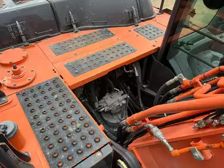 Bæltegraver 2017 Hitachi ZX210LC-6 (30)