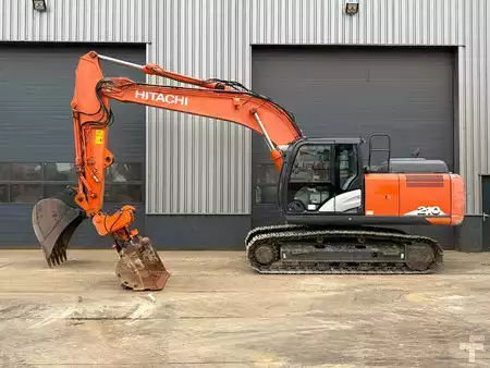 Hydraulic Excavators 2018 Hitachi ZX210-6 (1)