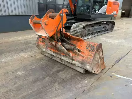 Hydraulic Excavators 2018 Hitachi ZX210-6 (40)
