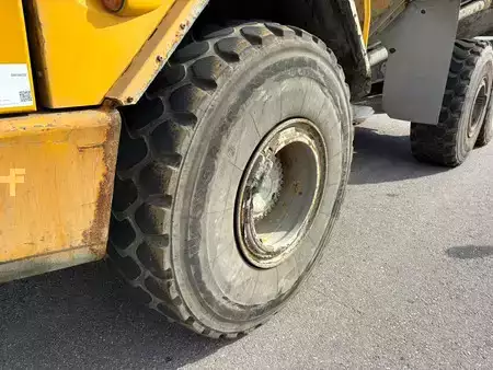 Zalomené klouby-dampry  2006 Volvo A25D (10)