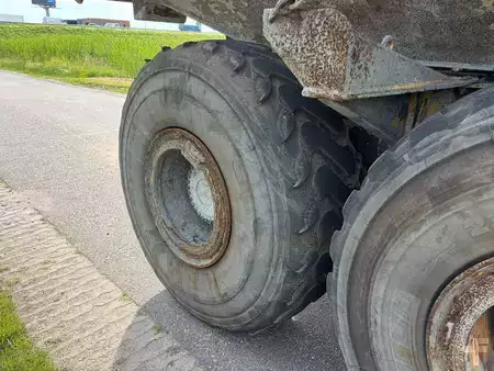 Zalomené klouby-dampry  2006 Volvo A25D (15)