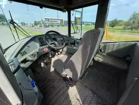 Zalomené klouby-dampry  2006 Volvo A25D (17)