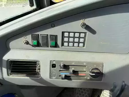 Zalomené klouby-dampry  2006 Volvo A25D (19)